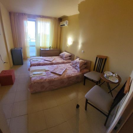 Ferienwohnung Apartamenti Ivaia Warna Exterior foto