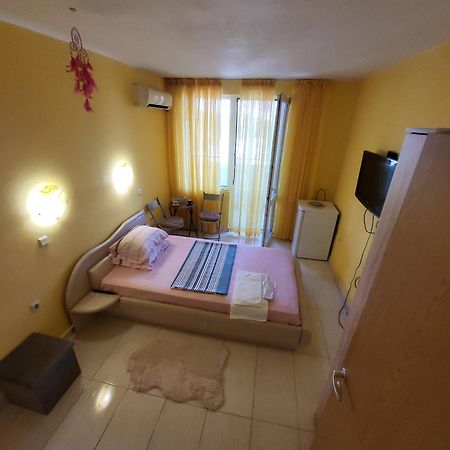 Ferienwohnung Apartamenti Ivaia Warna Exterior foto