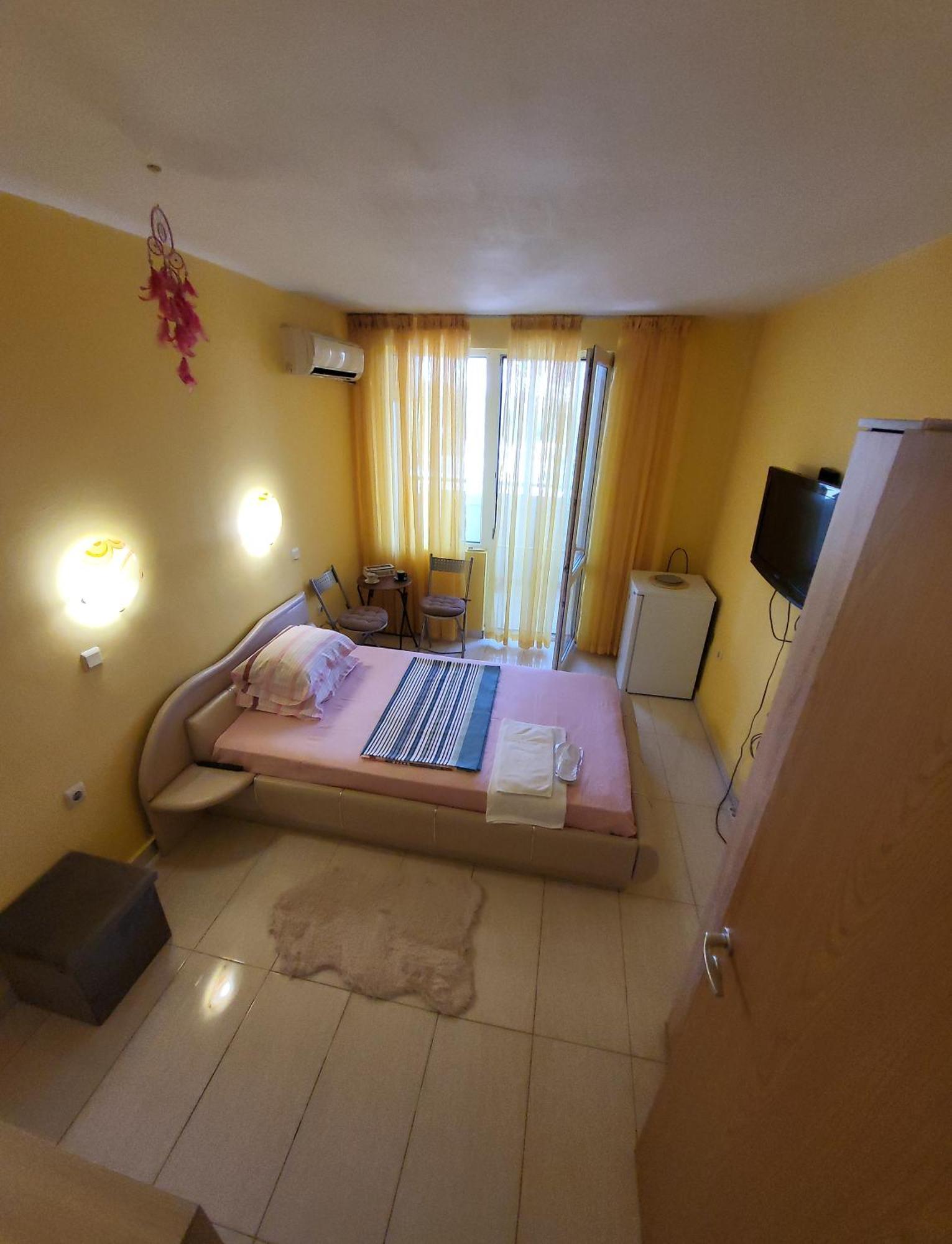 Ferienwohnung Apartamenti Ivaia Warna Exterior foto